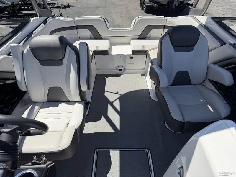 Slide: The Image of Yamaha AR240 2019 - 6