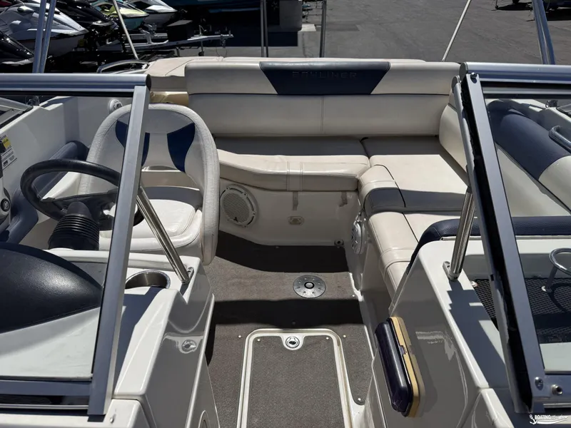 Slide: The Image of Bayliner 195DB 2015 - 8