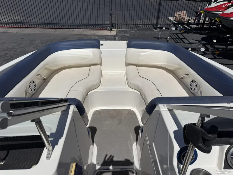 Slide: The Image of Bayliner 195DB 2015 - 5