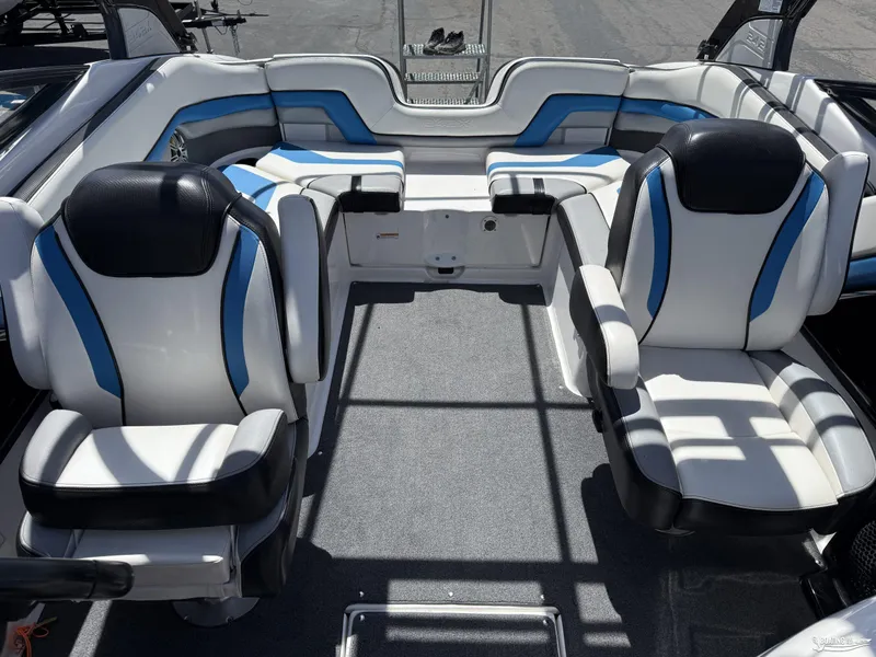 Slide: The Image of Yamaha 242XE 2016 - 9