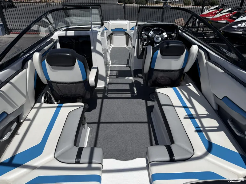Slide: The Image of Yamaha 242XE 2016 - 7