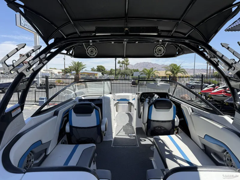 Slide: The Image of Yamaha 242XE 2016 - 4