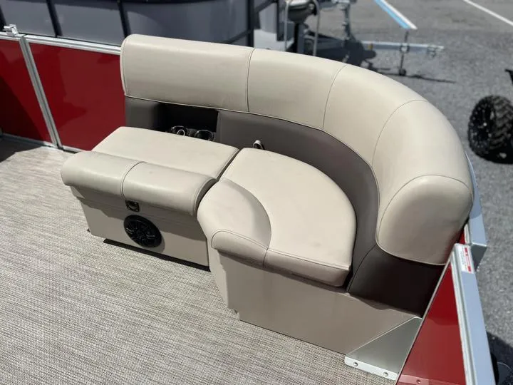 Slide: The Image of 2024 Bentley Pontoons LE 180 3 PT beige and red seating area. - 10
