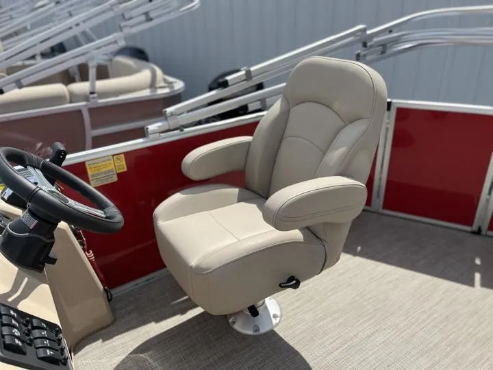 Slide: The Image of Captain's chair of 2024 Bentley Pontoons LE 180 3 PT boat. - 14