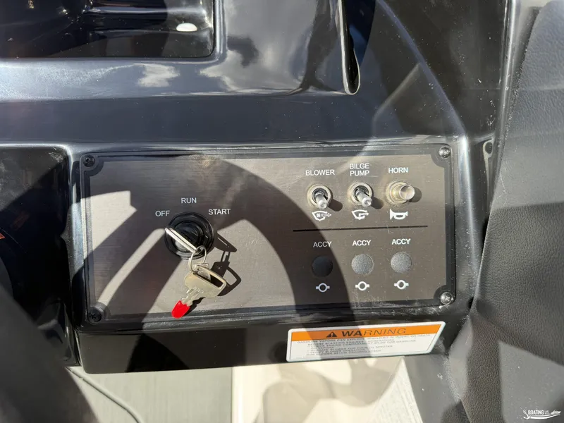 Slide: The Image of Bayliner V20I 2026 - 12