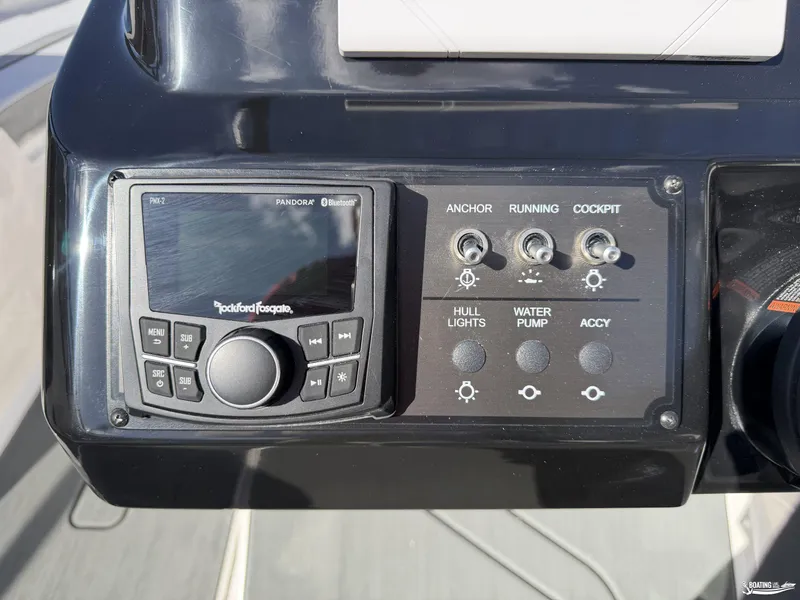 Slide: The Image of Bayliner V20I 2026 - 11