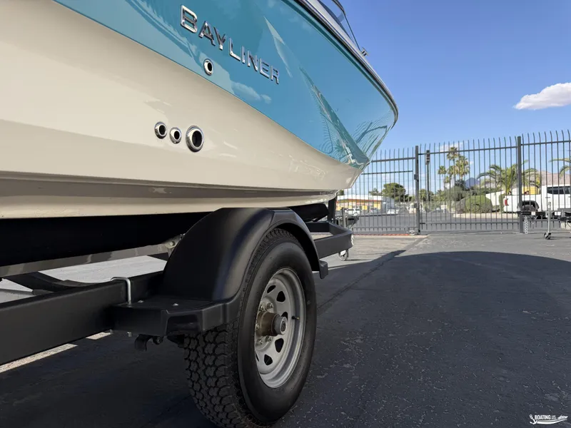 Slide: The Image of Bayliner V20I 2026 - 14