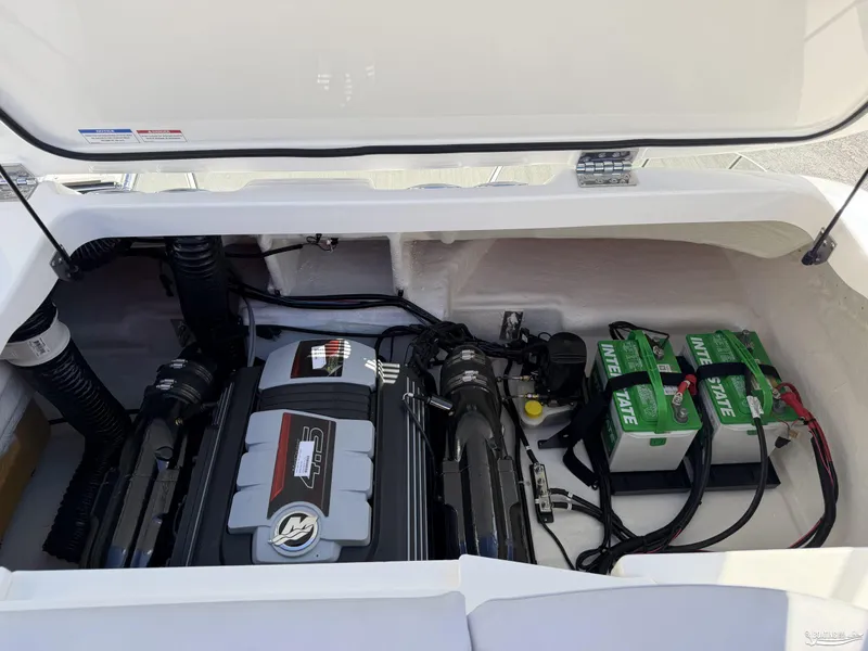 Slide: The Image of Bayliner V20I 2026 - 16