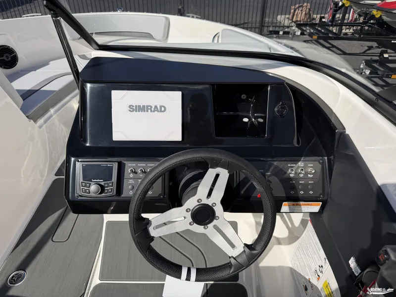 Slide: The Image of Bayliner V20I 2026 - 9
