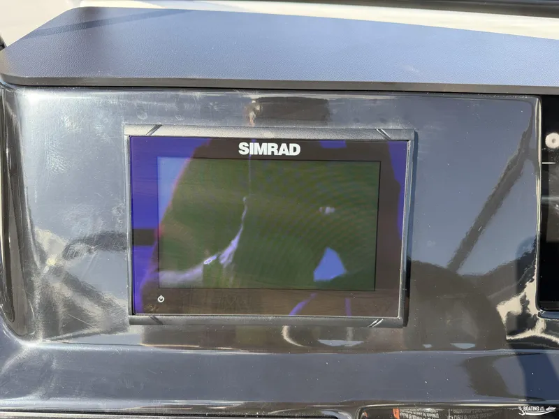 Slide: The Image of Bayliner V20I 2026 - 10