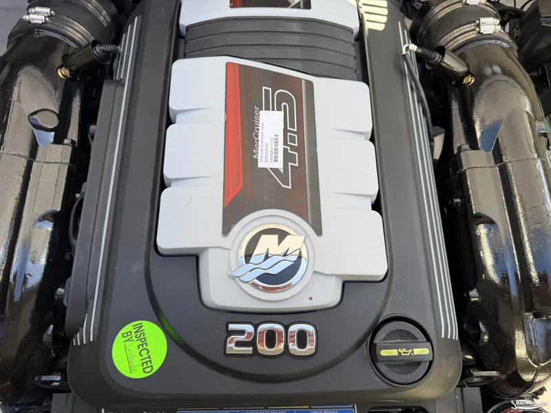 Slide: The Image of Bayliner V20I 2026 - 17