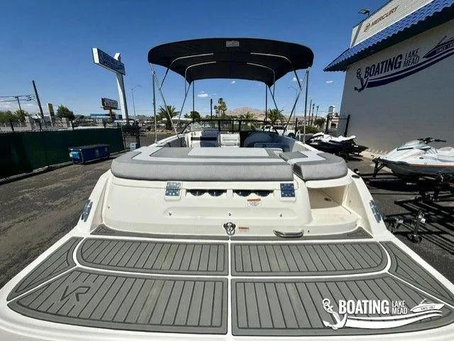 Slide: The Image of Bayliner VR6 2026 - 3