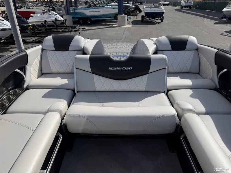 Slide: The Image of MasterCraft X46 2015 - 8
