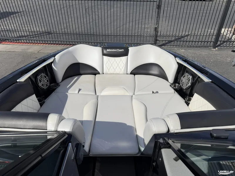 Slide: The Image of MasterCraft X46 2015 - 5