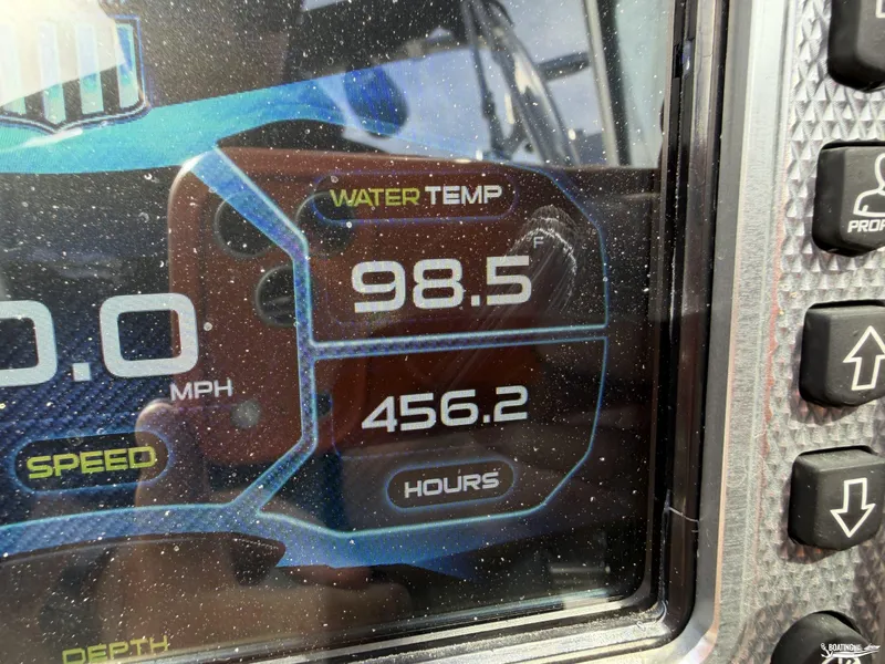 Slide: The Image of MasterCraft X46 2015 - 18
