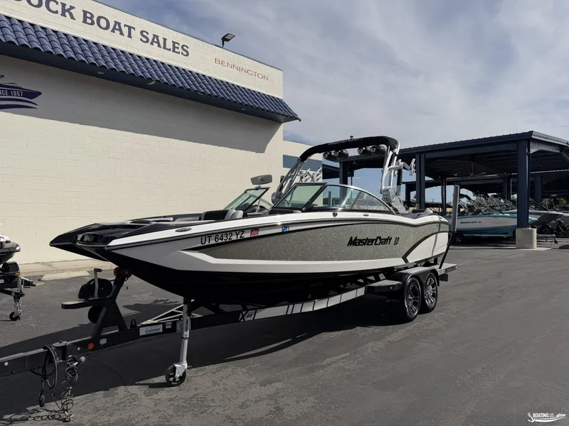 Slide: The Image of MasterCraft X46 2015 - 2