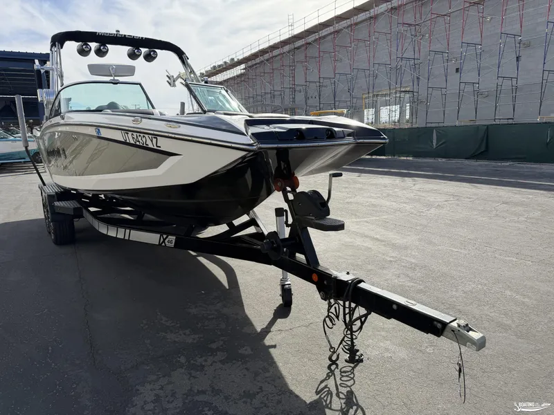 Slide: The Image of MasterCraft X46 2015 - 17