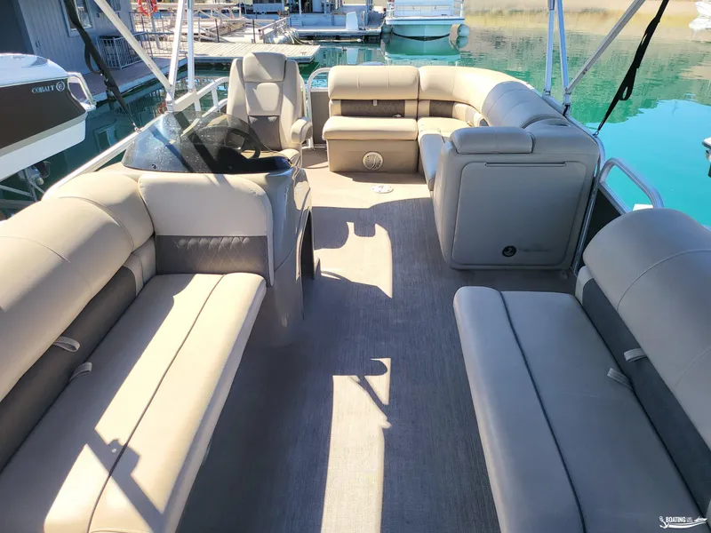 Slide: The Image of Tracker Party Barge 20 DLX 2021 - 12