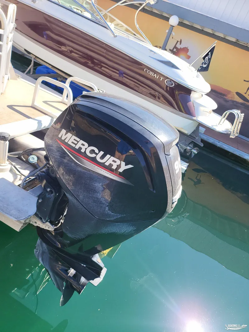Slide: The Image of Tracker Party Barge 20 DLX 2021 - 16