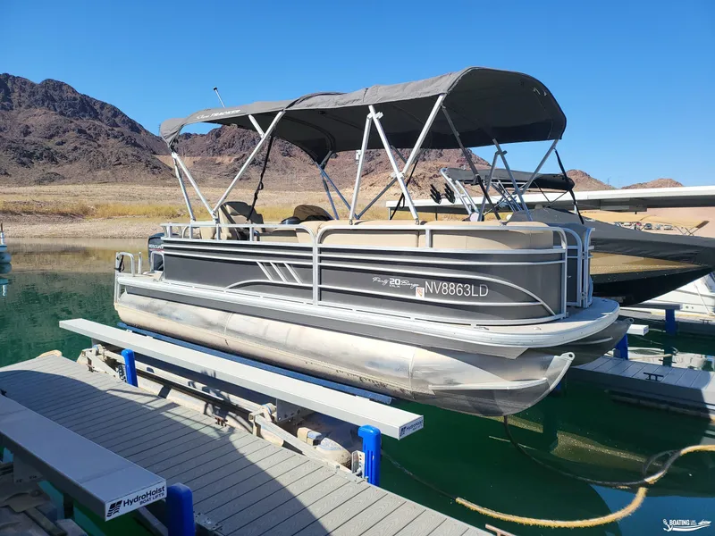 Slide: The Image of Tracker Party Barge 20 DLX 2021 - 9