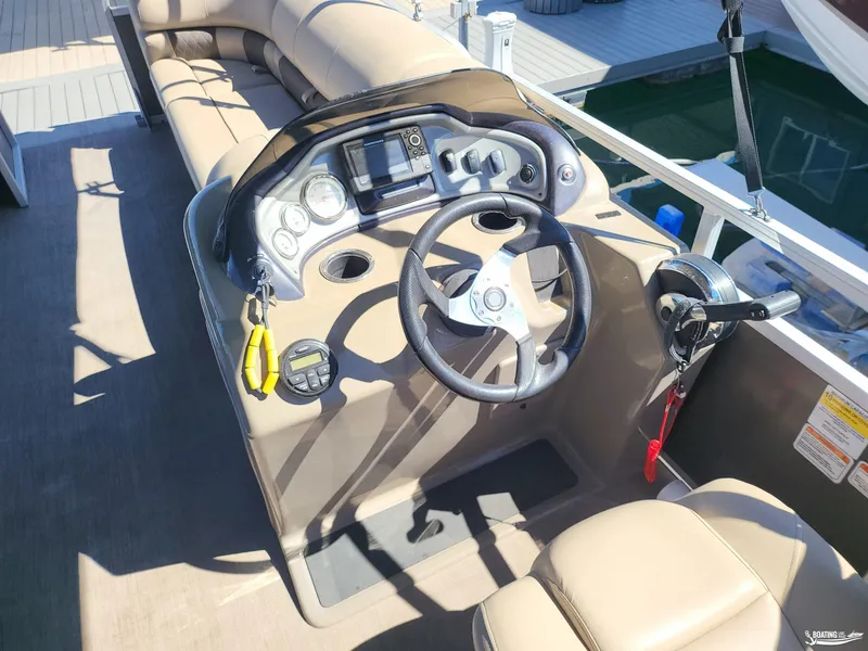 Slide: The Image of Tracker Party Barge 20 DLX 2021 - 10