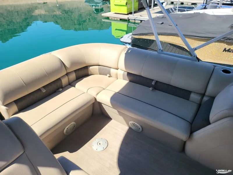 Slide: The Image of Tracker Party Barge 20 DLX 2021 - 15