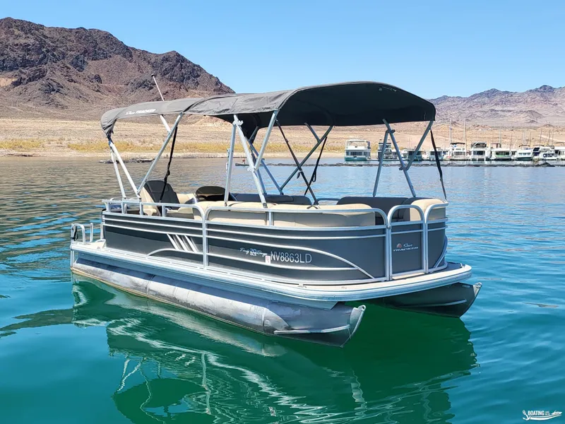 The Image of Tracker Party Barge 20 DLX 2021 - 0