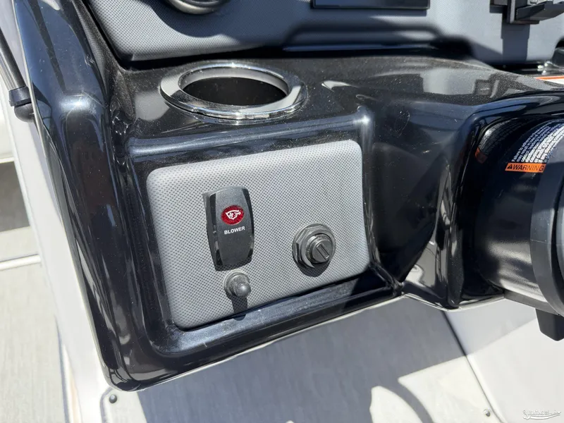 Slide: The Image of Yamaha AR195 2023 - 9