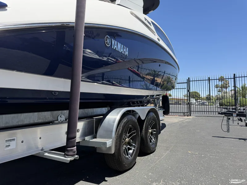 Slide: The Image of Yamaha 275SE 2024 - 19