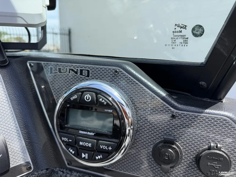 Slide: The Image of Lund 1800 Adventure Sport 2027 - 7