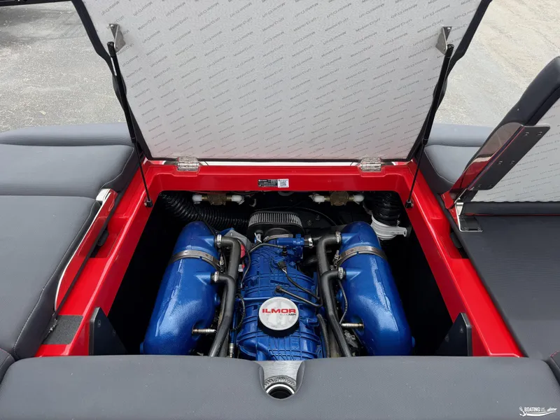 Slide: The Image of MasterCraft XT22 2021 - 15
