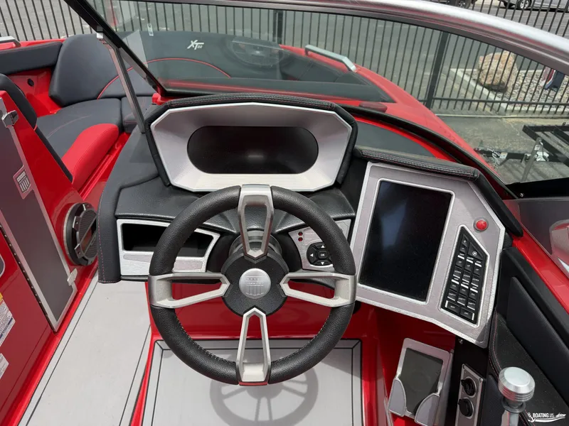 Slide: The Image of MasterCraft XT22 2021 - 11