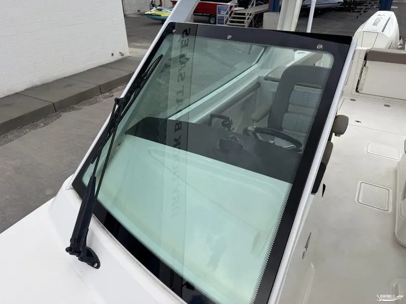 Slide: The Image of Boston Whaler 280 Vantage 2025 - 49