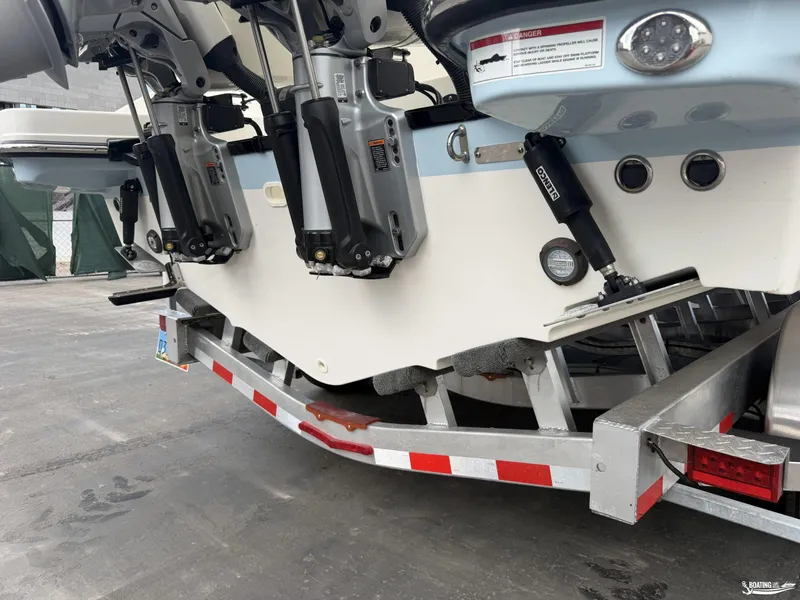 Slide: The Image of Boston Whaler 280 Vantage 2025 - 51