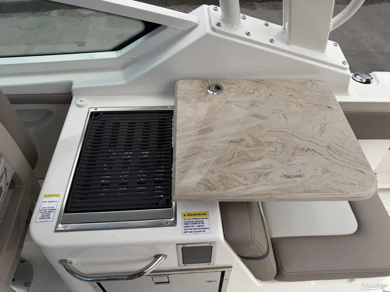 Slide: The Image of Boston Whaler 280 Vantage 2025 - 19