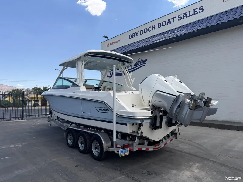 Slide: The Image of Boston Whaler 280 Vantage 2025 - 1