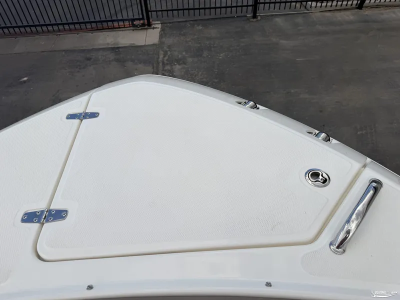 Slide: The Image of Boston Whaler 280 Vantage 2025 - 39