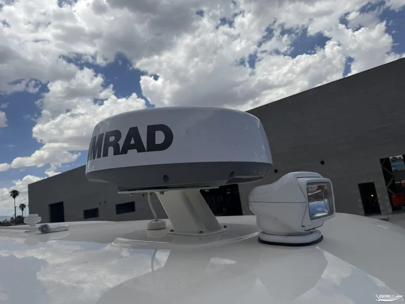 Slide: The Image of Boston Whaler 280 Vantage 2025 - 48