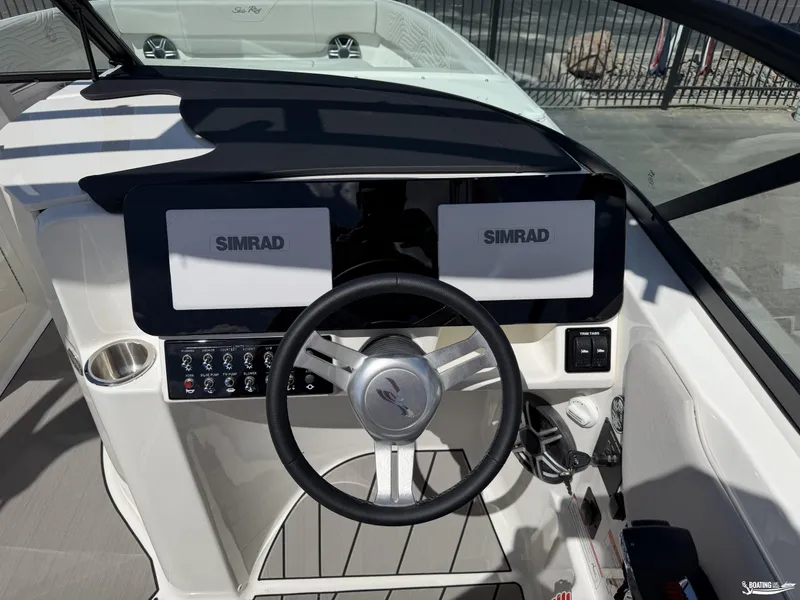 Slide: The Image of Sea Ray 270 SDX 2027 - 11