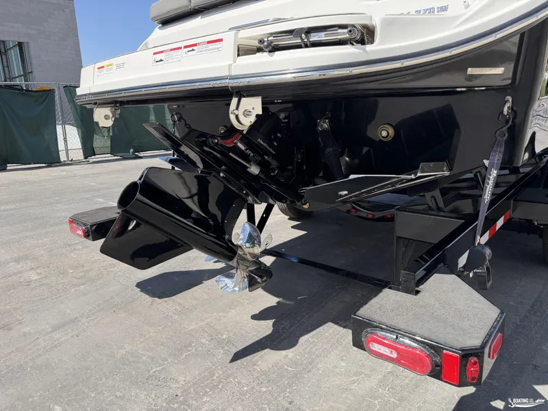 Slide: The Image of Sea Ray 270 SDX 2027 - 16