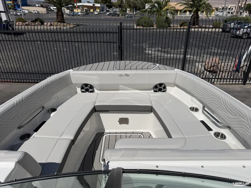 Slide: The Image of Sea Ray 270 SDX 2027 - 5