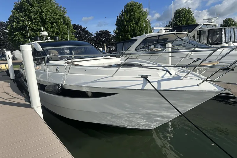 Slide: The Image of Galeon 445 HTS 2016 - 3