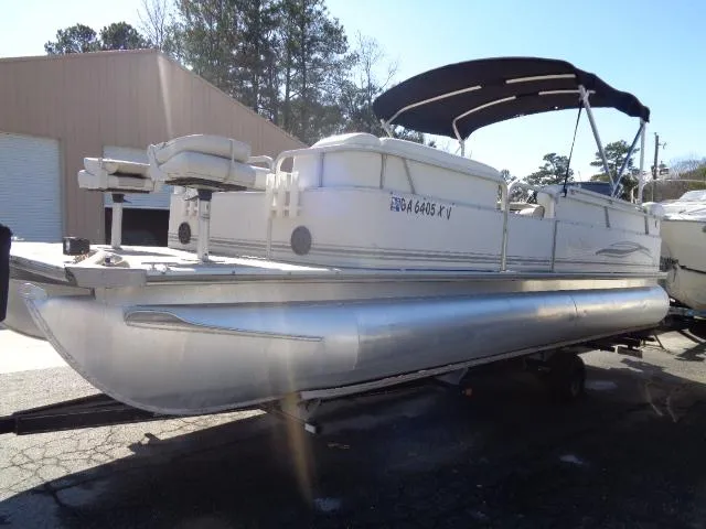 Slide: The Image of 2004 Sylvan SUNCHASER 824 pontoon boat with canopy on trailer. - 11