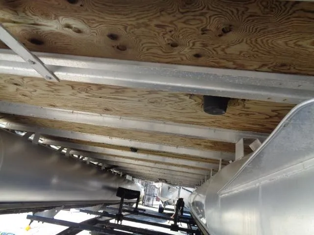 Slide: The Image of Underside view of a 2004 Sylvan SUNCHASER 824 pontoon boat. - 27