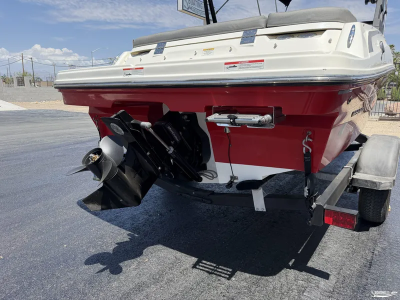 Slide: The Image of Bayliner VR4 2022 - 14