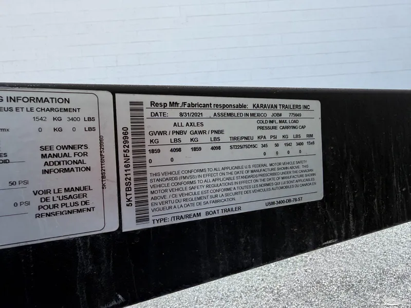 Slide: The Image of Bayliner VR4 2022 - 18