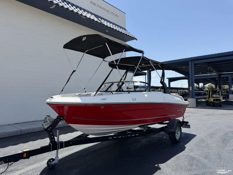 Slide: The Image of Bayliner VR4 2022 - 2