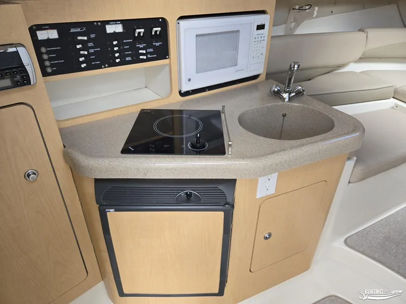 Slide: The Image of Boston Whaler 275 Conquest 2005 - 22