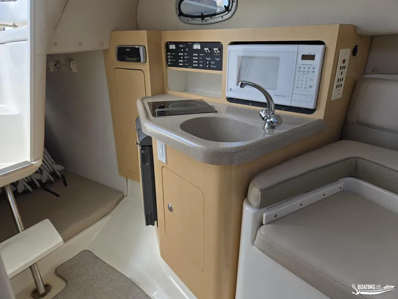 Slide: The Image of Boston Whaler 275 Conquest 2005 - 18