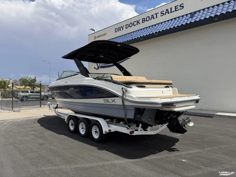Slide: The Image of Sea Ray SLX 280 2027 - 1